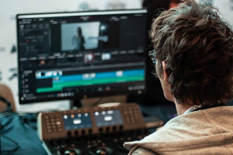 Editor Video Berpengalaman