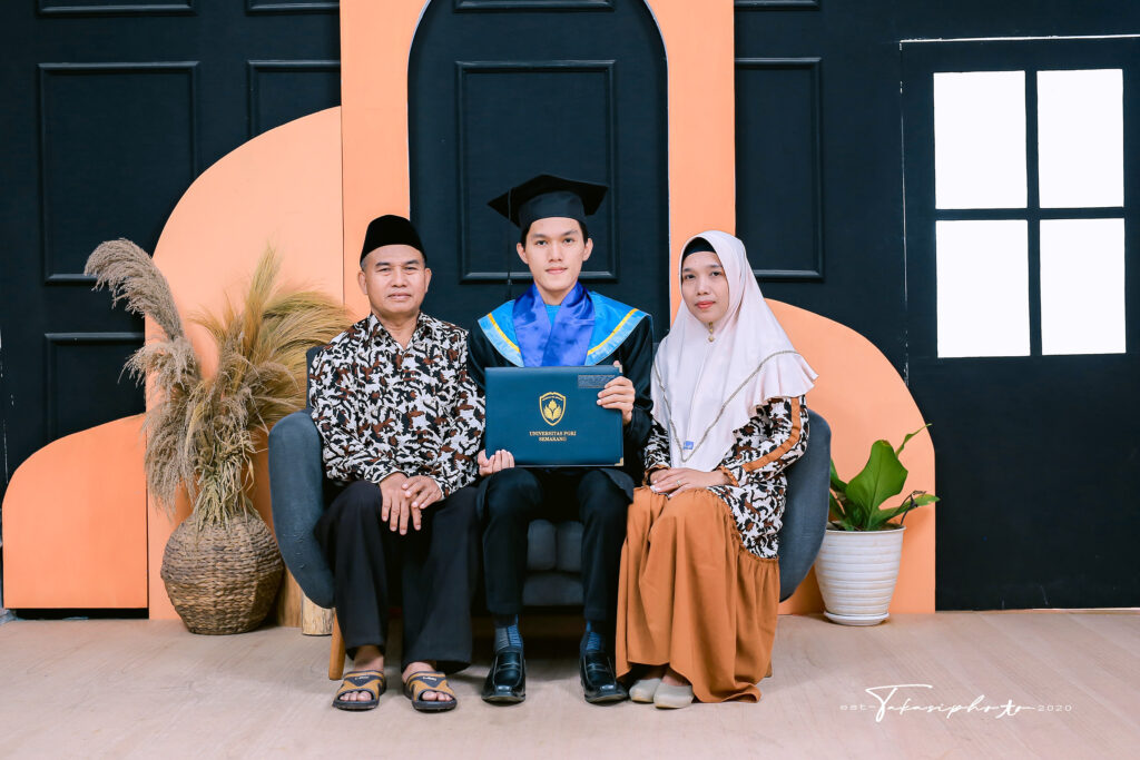 harga foto wisuda terjangkau